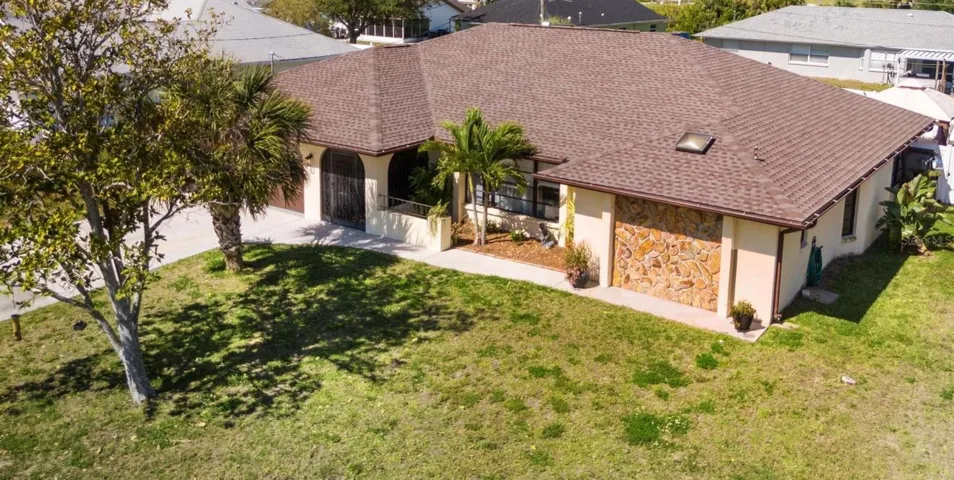 Welcome to 2683 S. Biscayne