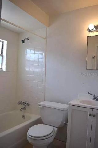 Unit 5 Bathroom