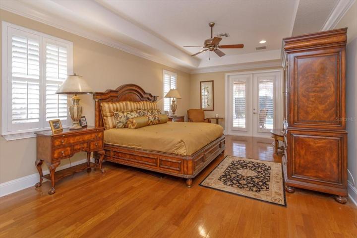 MASTER BEDROOMMASTER