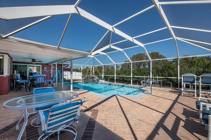Large Screened Lanai