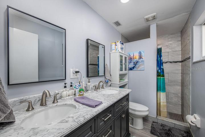 Master Bath W/Dual Sinks
