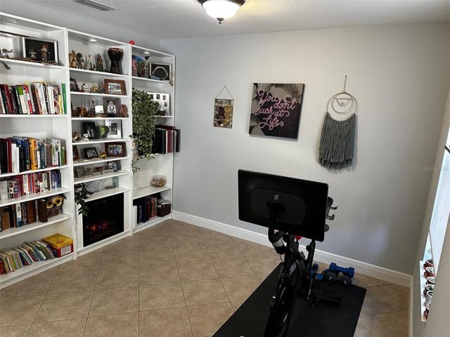 Front room, Built-ins