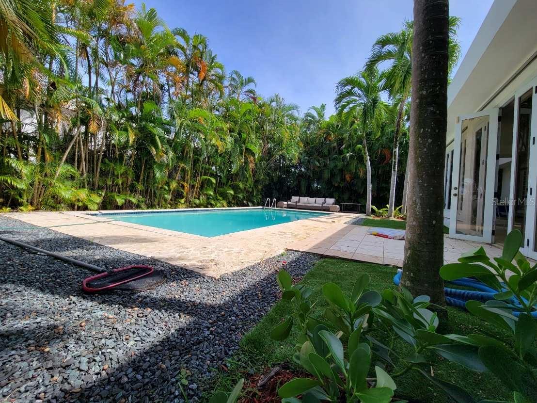 Swimming pool