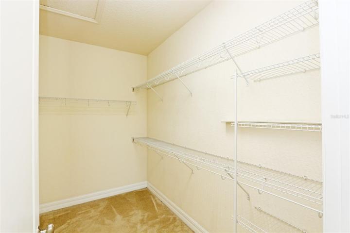 Walk-in Closet