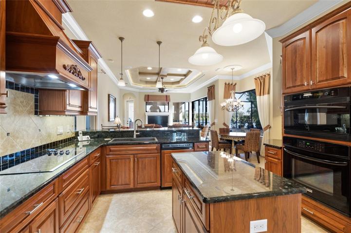 GOURMET KITCHEN