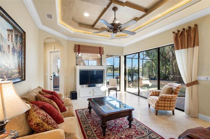 FAMILY ROOM / GATHERING ROOM