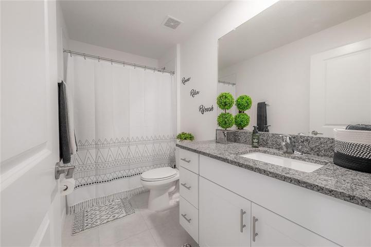 Shared full bathroom