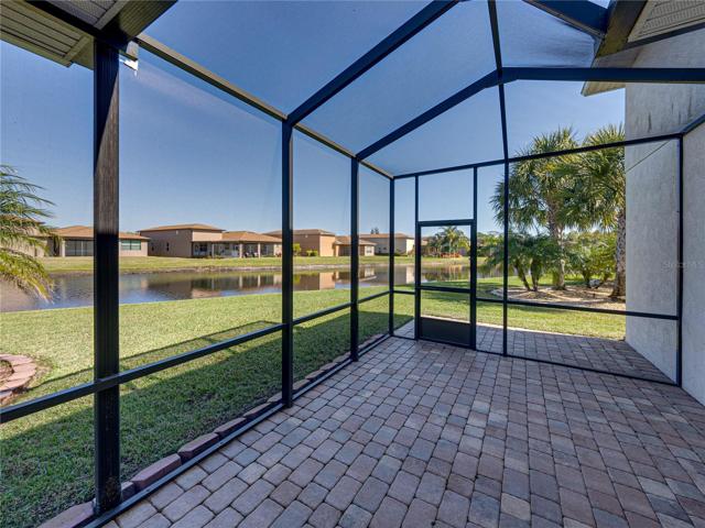 Expanded veranda screened enclosure