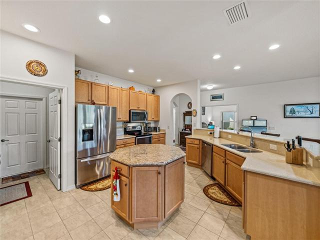 Kitchen w/ island