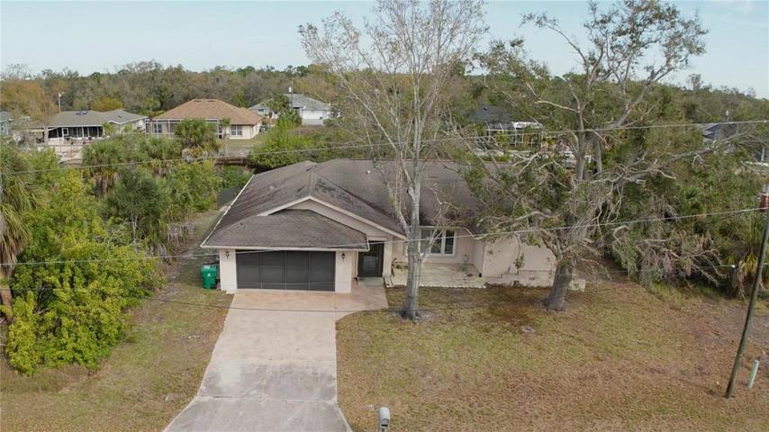 Waterfront home with Gulf Access. One bridge to harbor.