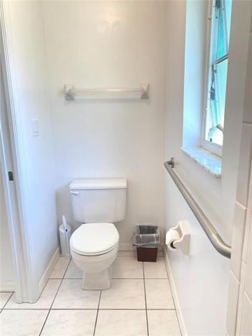 Private Toilet and Shower Room