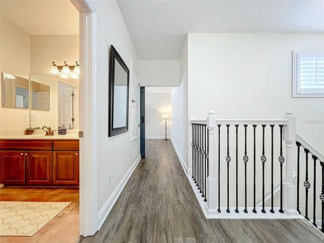 Upstairs Landing & Bathroom