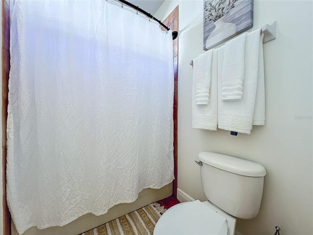 Upstairs Bathroom with Tub/Shower Combo