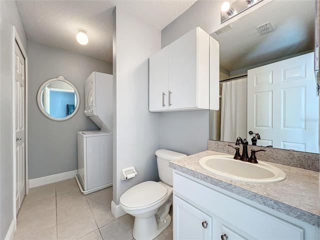 Bathroom with Shower/Tub Combo in Apt.