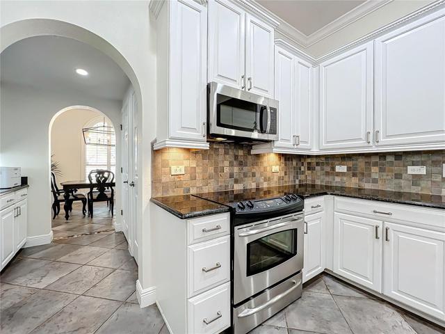 Kitchen/Butler's Pantry