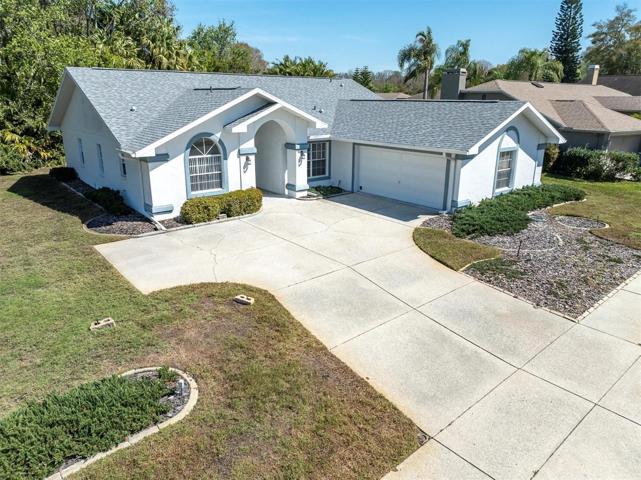 Side load garage - extra parking pad - roof 2021