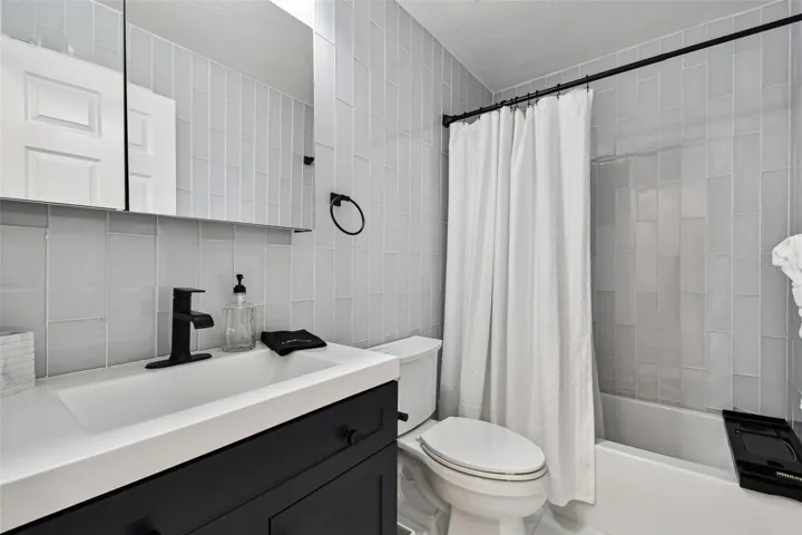 Secondary Bath