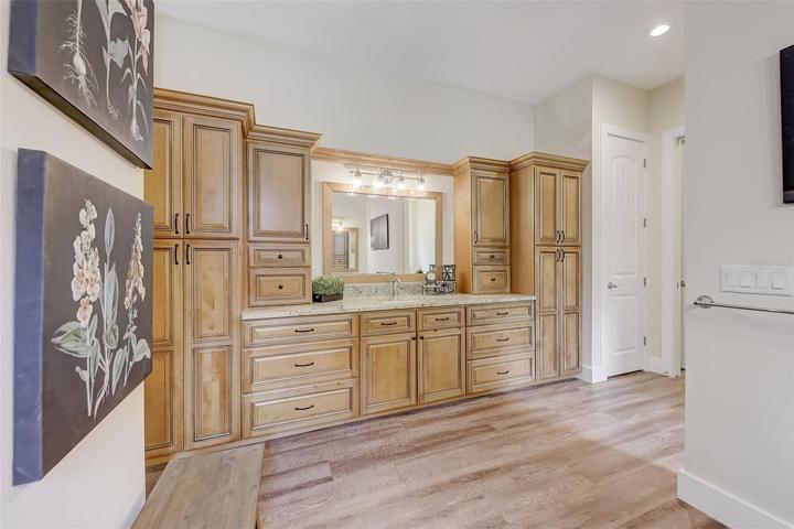 his and her vanities and sinks