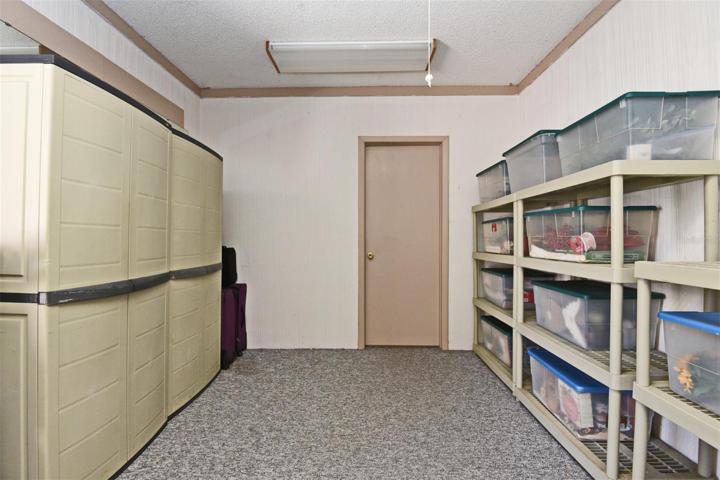 BONUS ROOM-Converted Garage Space Under Air-Potential Office, playroom, Fitness, Craft Room, Etc.