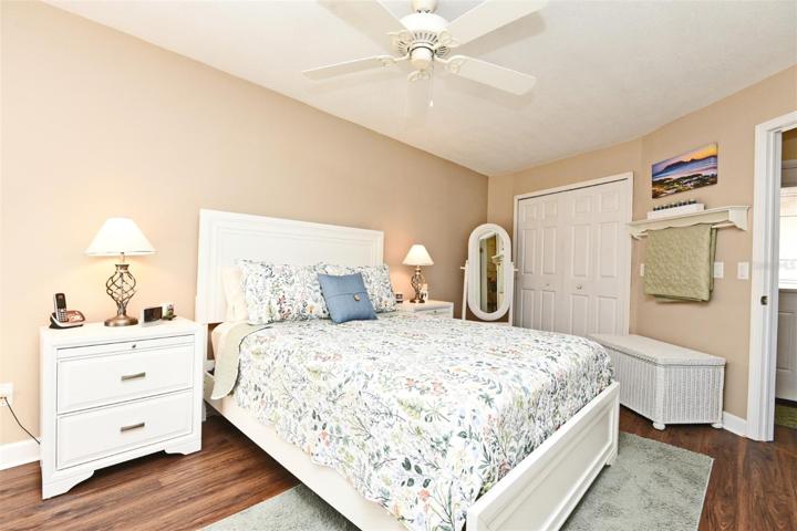 Primary Bedroom Ensuite w/ Walk-In cCloset