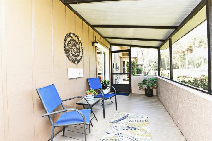 Relaxing Screened Porch