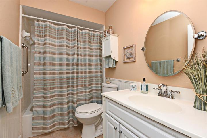 Full Bathroom 2-Shower/Tub Combo