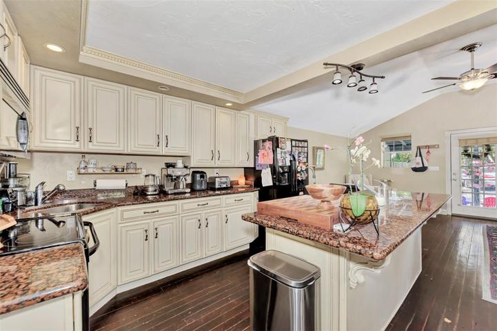 Cottage kitchen