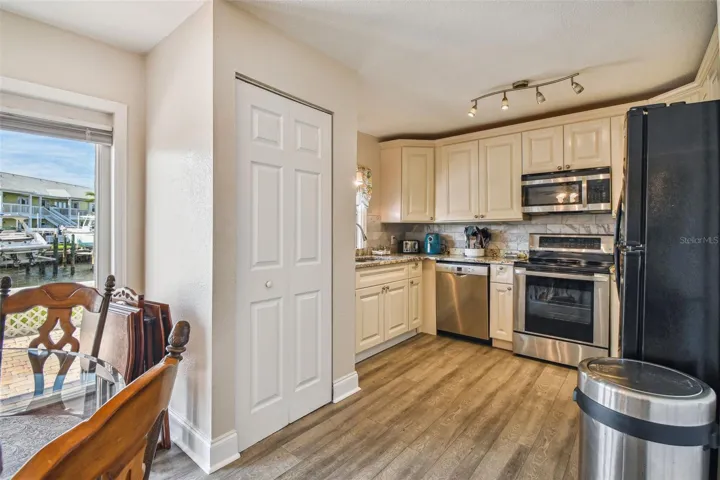 Washer/Dryer Closet