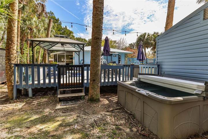 Hot tub conveys