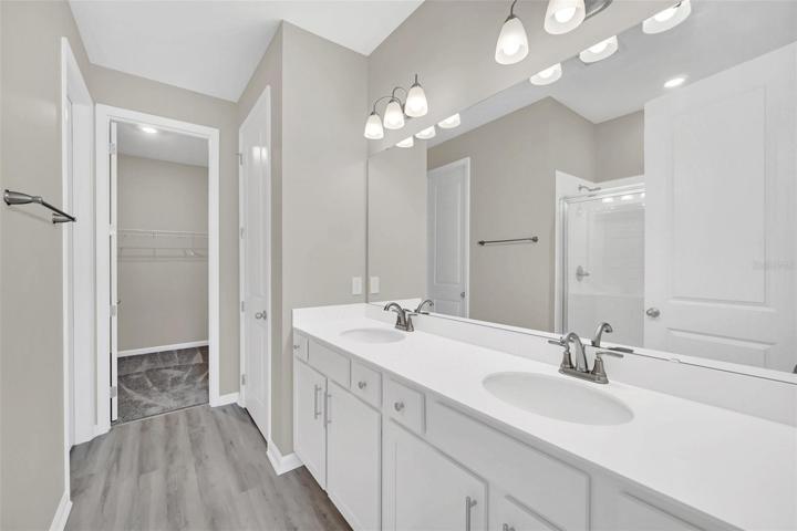 Primary en-suite