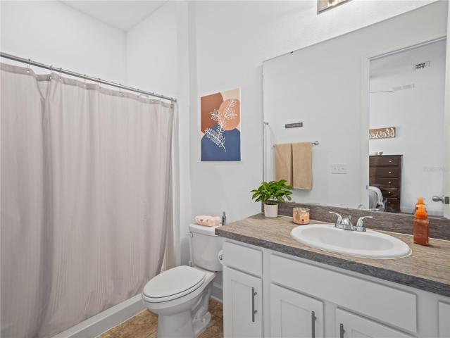 2nd Bathroom(Private for 2nd Bedroom)