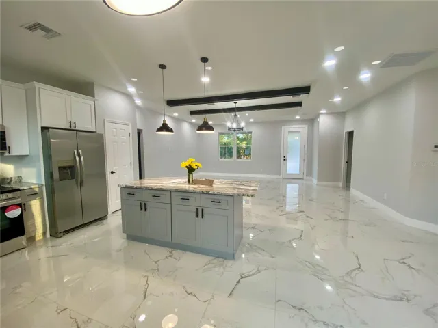 Dining area, kitchen island