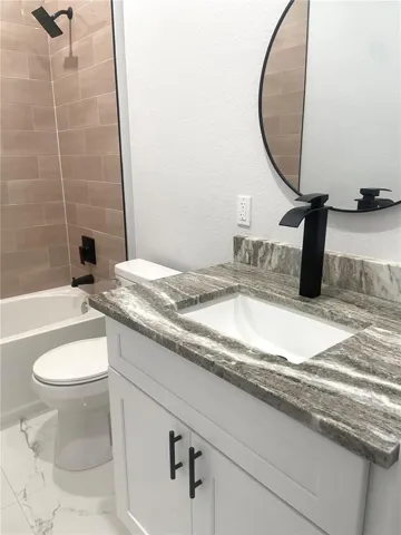 hall bath granite counter tops