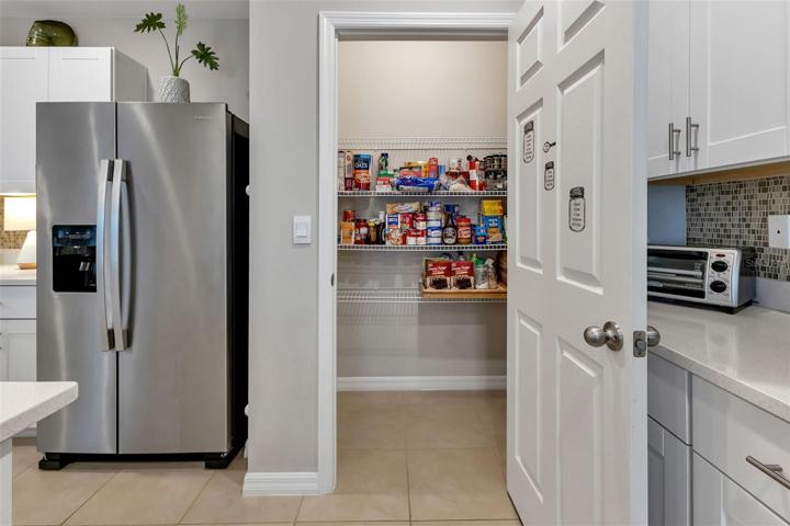 Closet pantry
