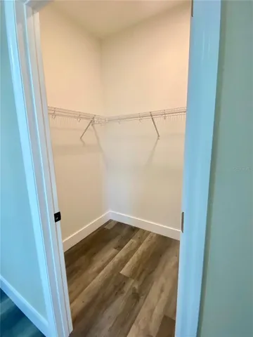primary walk=in closet