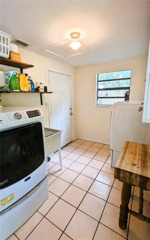 Mudroom/Laundry