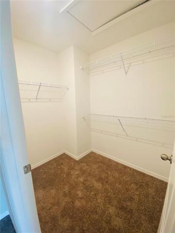 Hers walking closet