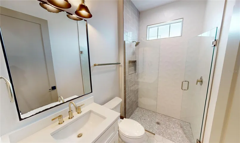 Guest Bath 1