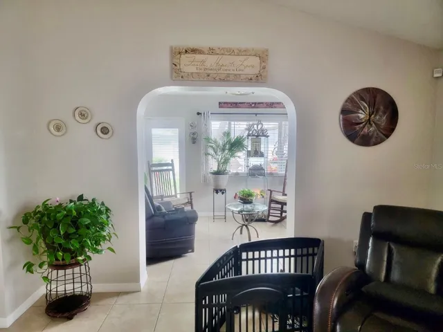 Entry to Florida/Sun Room