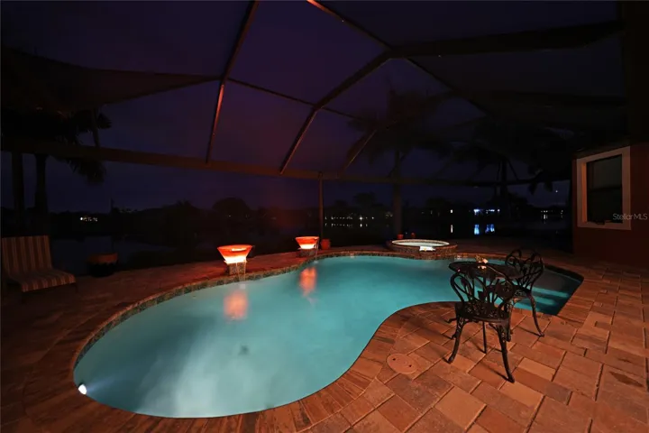 Lava bowl spill overs are so pretty at night
