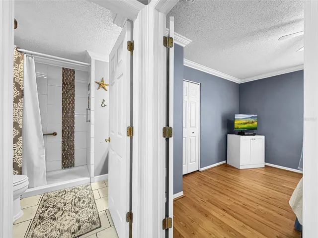 Second bathroom adjacent to bedroom