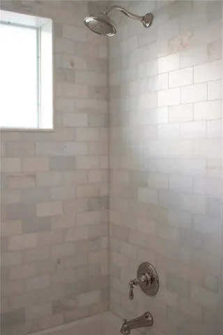 Beautiful Kohler fixtures in polished nickel
