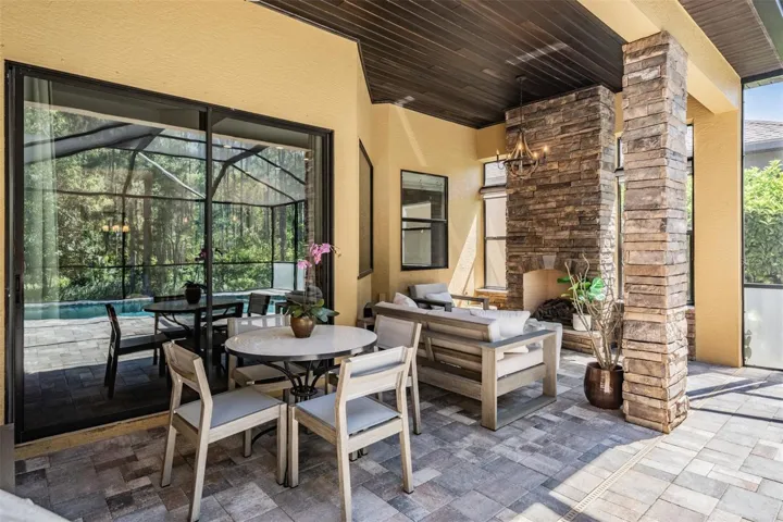 Covered area of the lanai