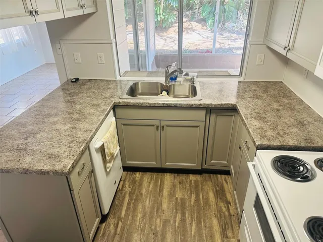 u shape Kitchen