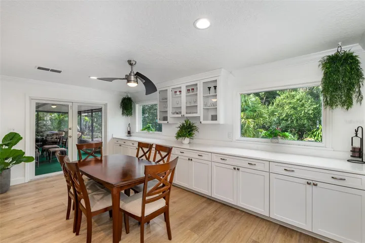 Kitchen/Dining 2