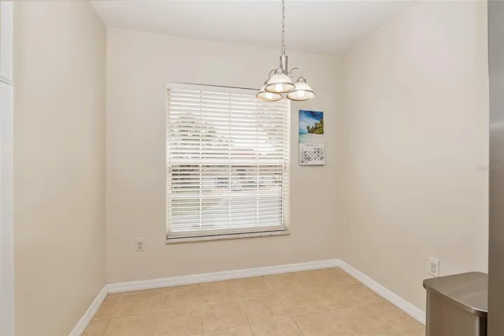 dinning room in kitchen
