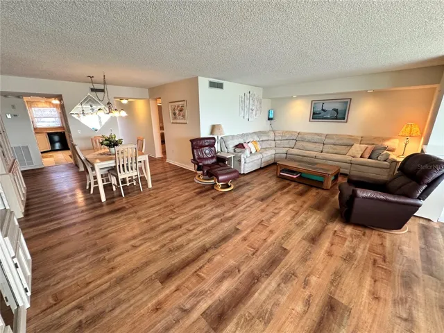 Dining / Living Room