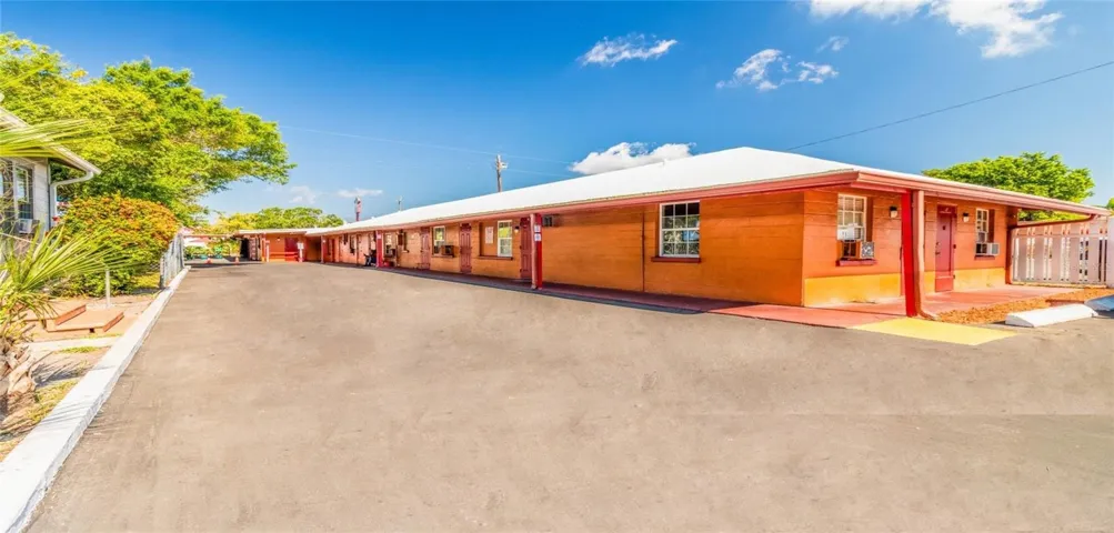 Motel Front