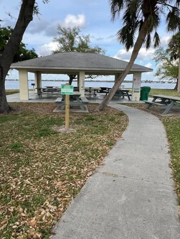 COMMUNITY PARK