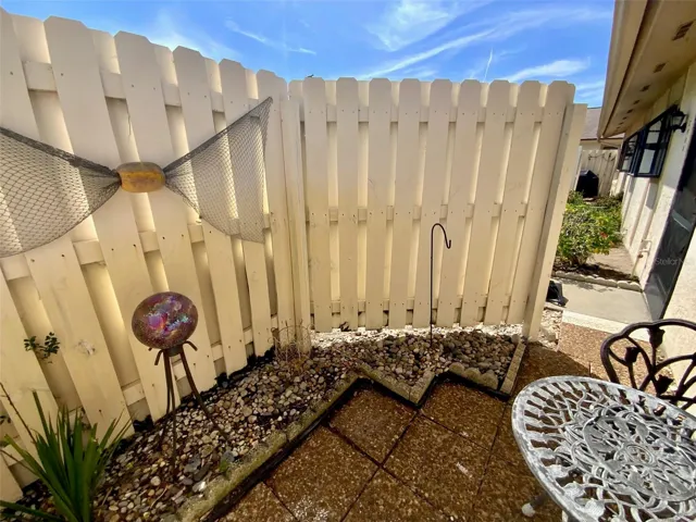 Front sitting area